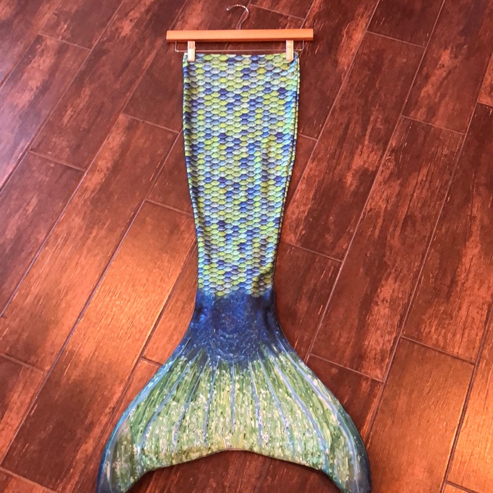 Fin Fun Mermaid Tail - Picture 2 of 4